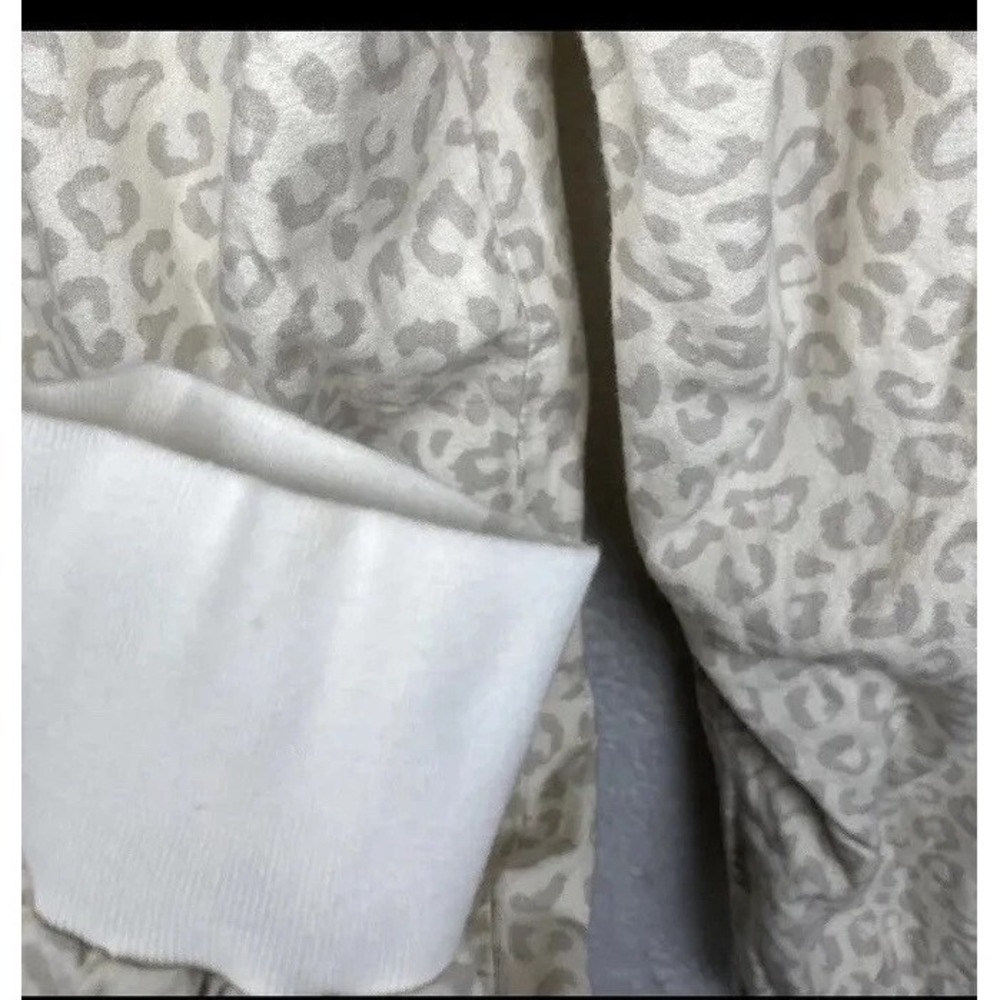 Old Navy Womens Snow Leopard Pajamas (3 Piece) Size XS/S Cotton Blend Comfy Cozy - Picture 10 of 10